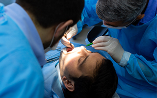 Clínica Médica Santa Sofia Somos uma clínica dentária dedicada à saúde oral e ao bem-estar dos nossos pacientes. Oferecemos tratamentos dentários completos, com tecnologia moderna e uma equipa experiente, para cuidar do seu sorriso com qualidade, segurança e confiança.